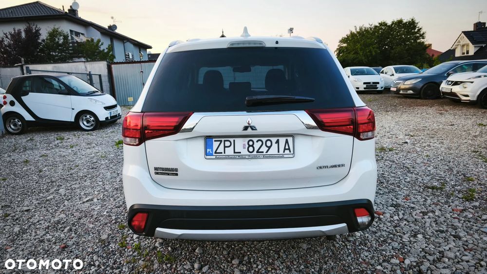 Mitsubishi Outlander - 9