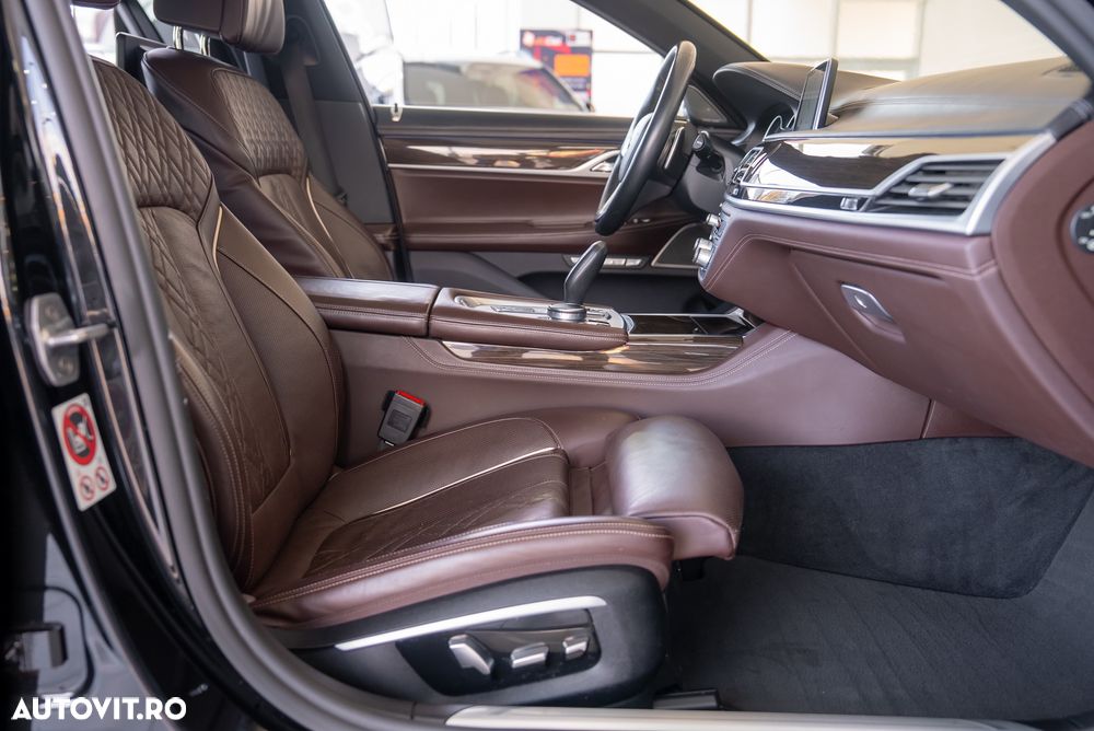 BMW Seria 7 740Le iPerformance - 15