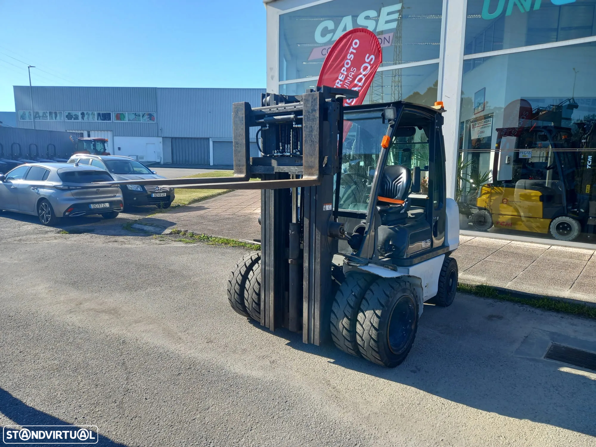 Nissan D32  triplex 4.75 m diesel 3200kg rodado duplo - 5