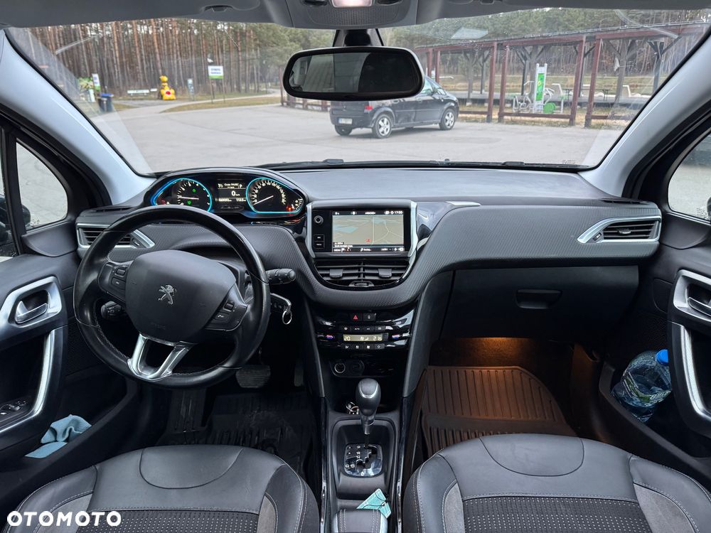 Peugeot 2008 1.2 Pure Tech Allure S&S EAT6 - 10