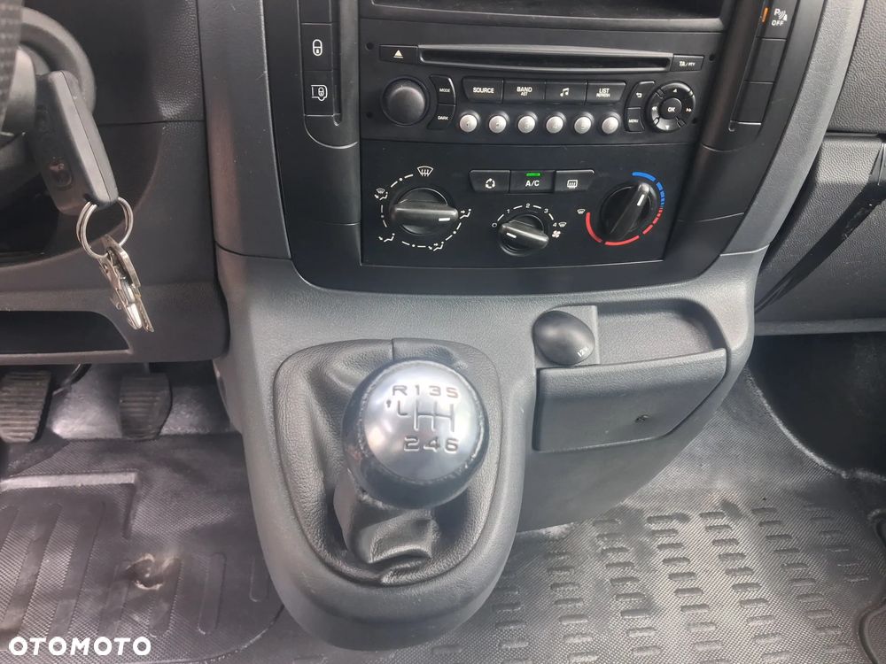 Peugeot Expert L2H1 - 25