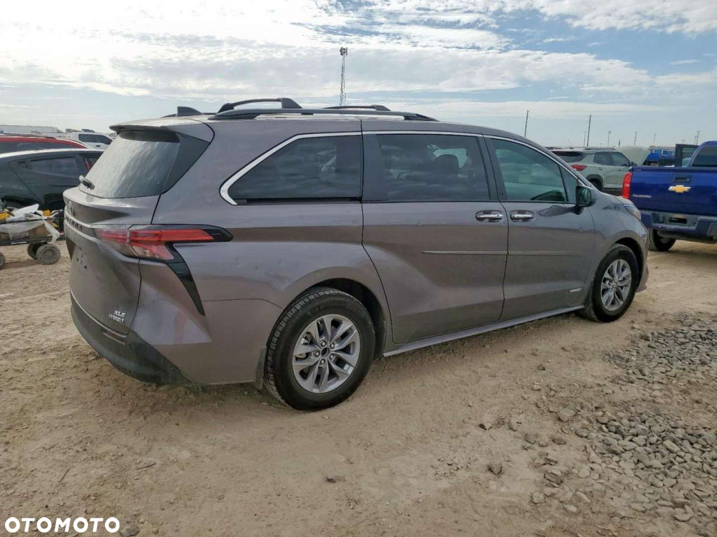 Toyota Sienna - 3