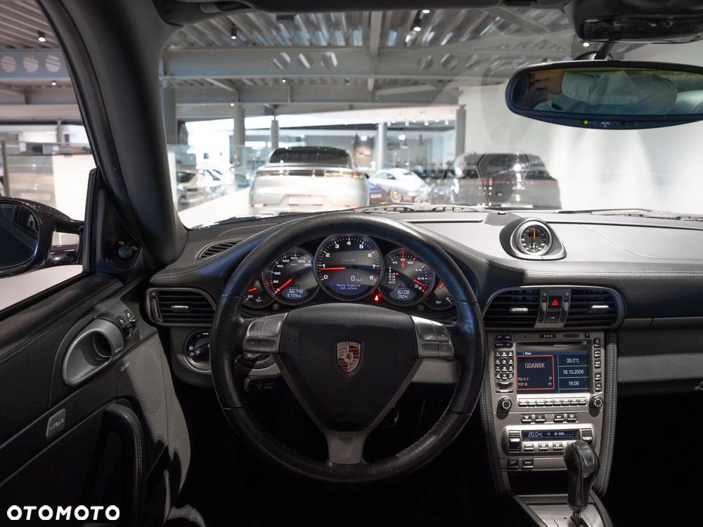 Porsche 911 Carrera 4 Tiptronic S - 28