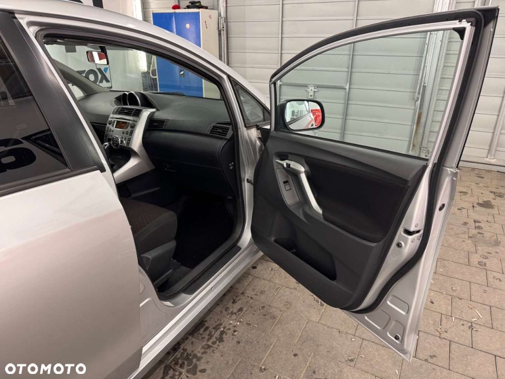 Toyota Verso - 36