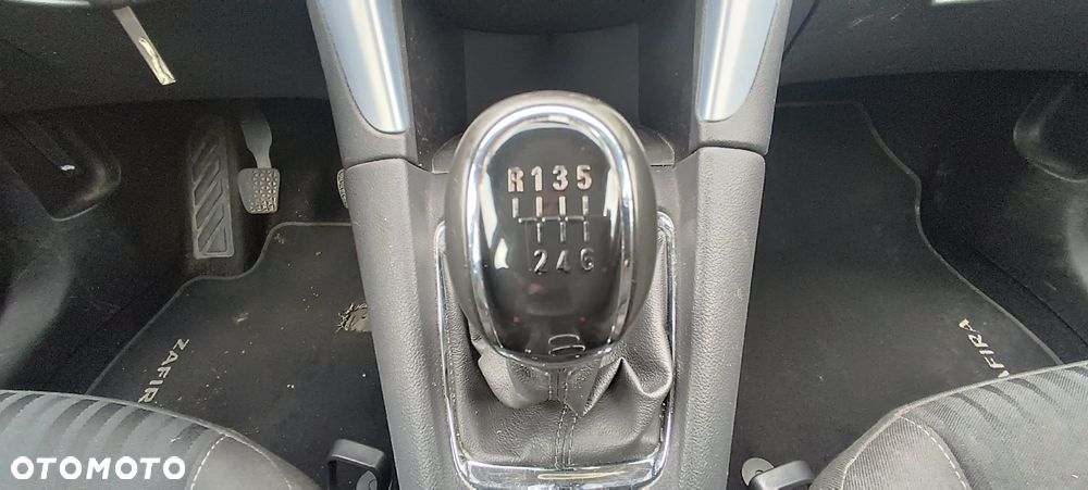 Opel Zafira - 16