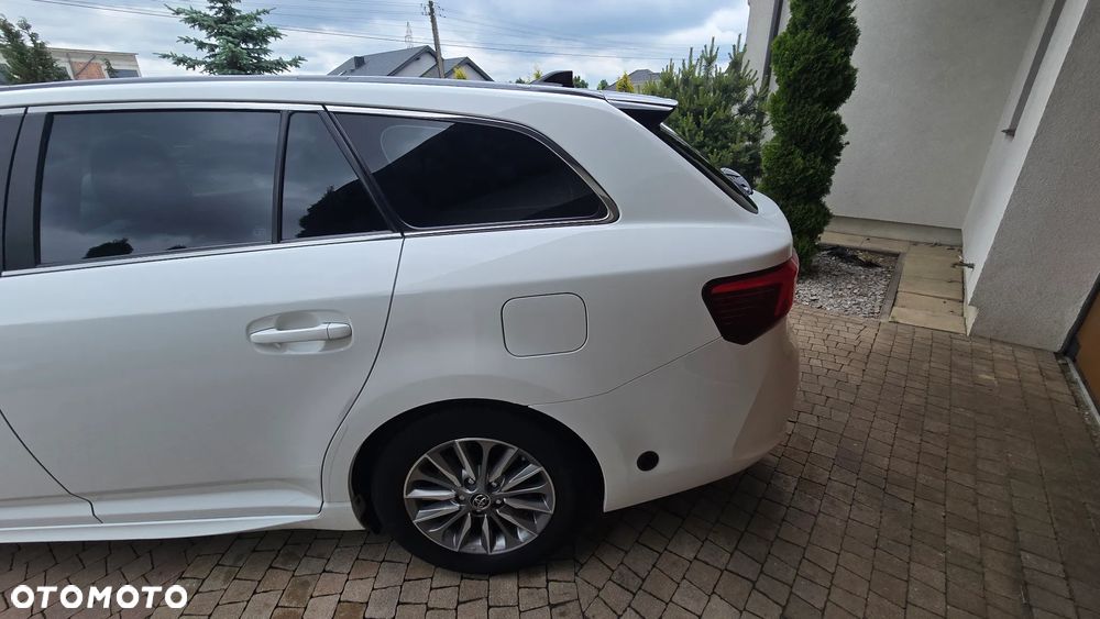 Toyota Avensis - 22