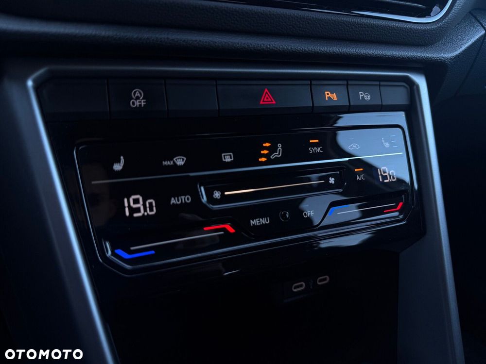 Volkswagen T-Roc - 25