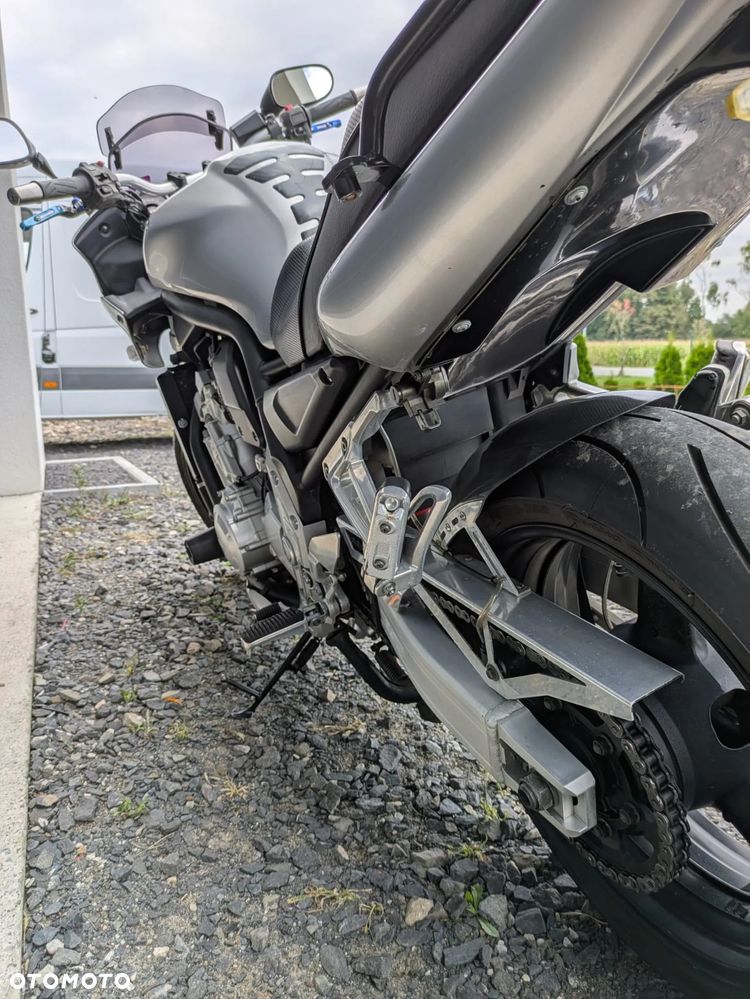 Yamaha FZS - 4