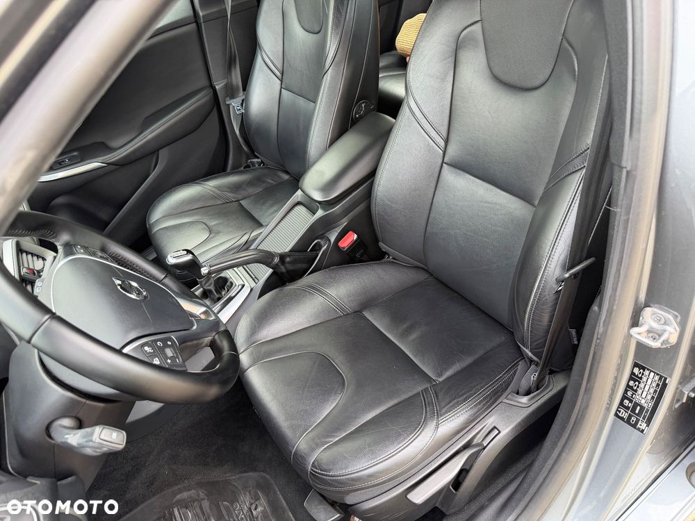 Volvo V40 D2 Kinetic - 13