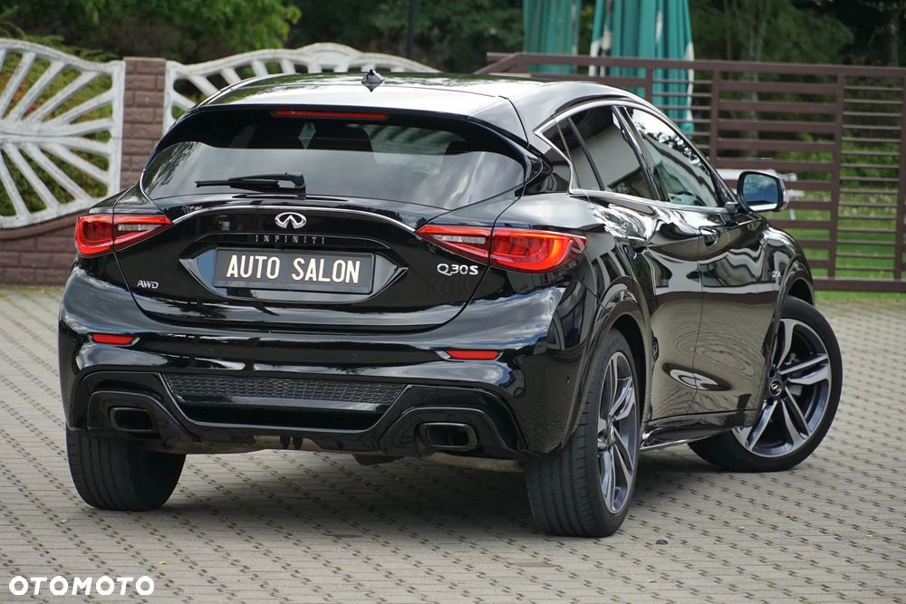 Infiniti Q30 2.0t DCT AWD Sport - 12