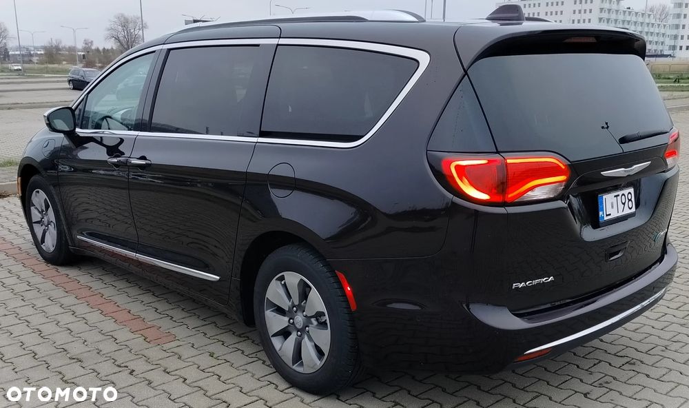 Chrysler Pacifica - 3