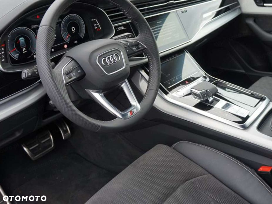 Audi Q8 - 6