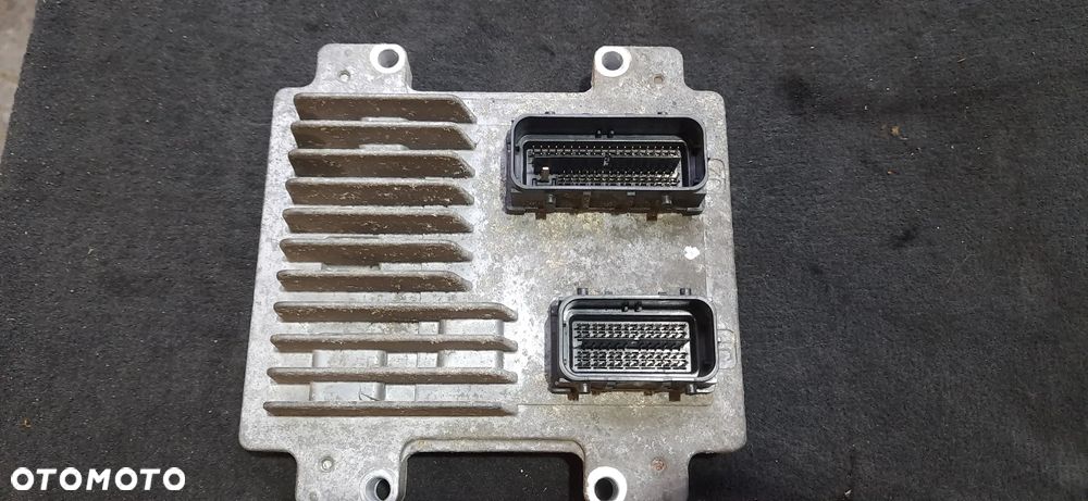 OPEL INSYGNIA A Sterownik silnika 1.8 A18XER 12654172 abjt Moduł komfortu 13586585 F00HJ1010 Moduł rec 22737768 00 avk Moduł komory silnika Skrzynka bezpieczników 13275874 ma Sterownik poduszek powietrznych srs 13589833 Skrzynka bezpieczników 13222786 - 4