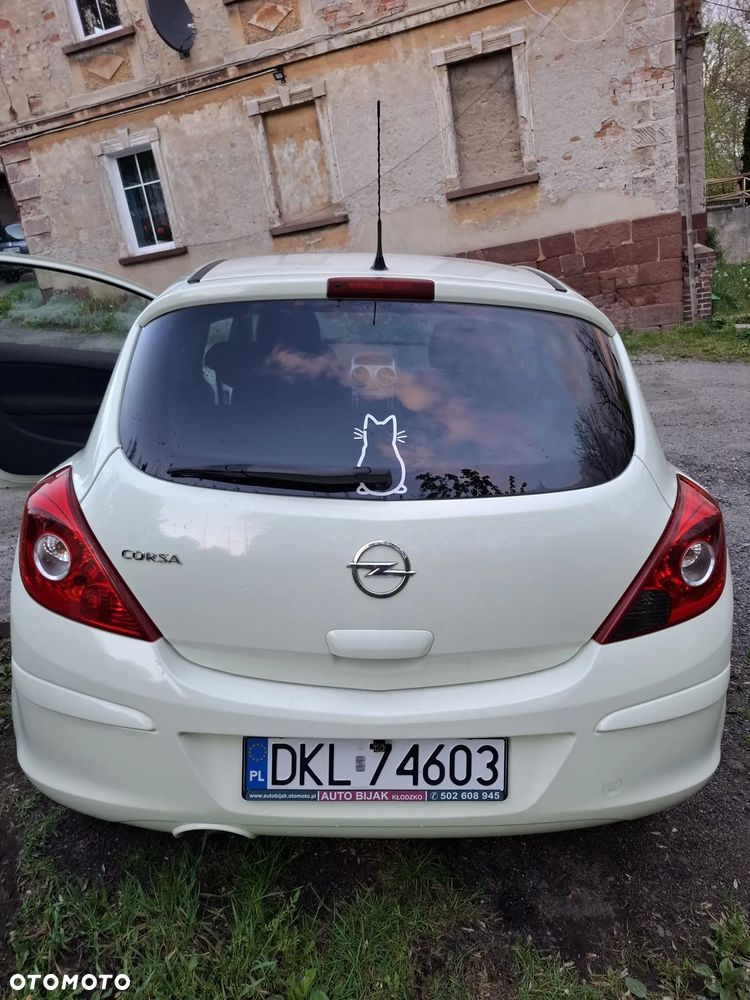 Opel Corsa 1.4 16V Color Edition - 1