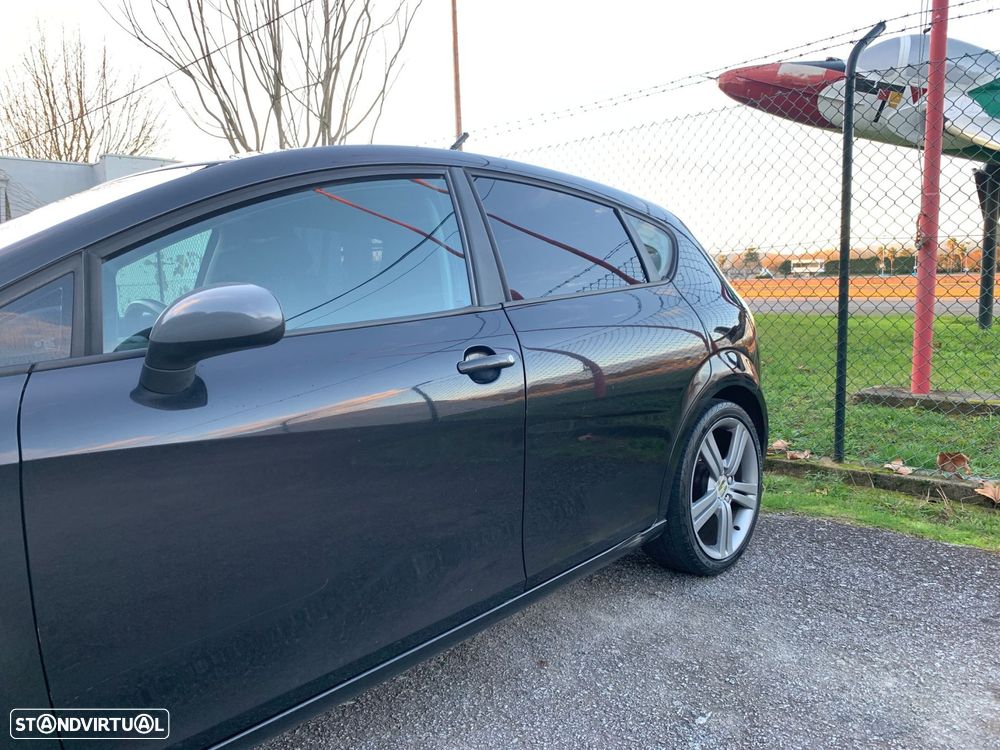 SEAT Leon 2.0 TDI FR DPF - 6