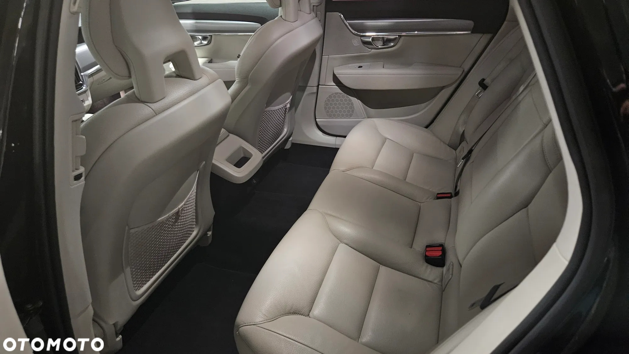 Volvo V90 D4 Momentum - 14