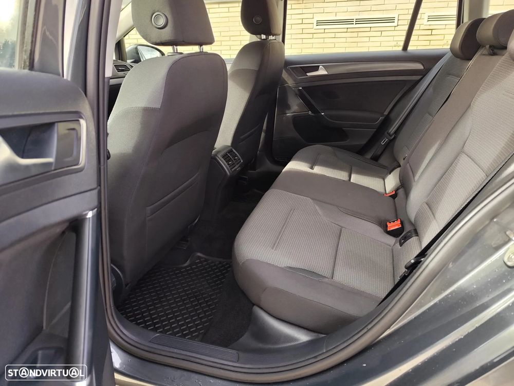 VW Golf Variant 1.6 TDi Confortline - 12