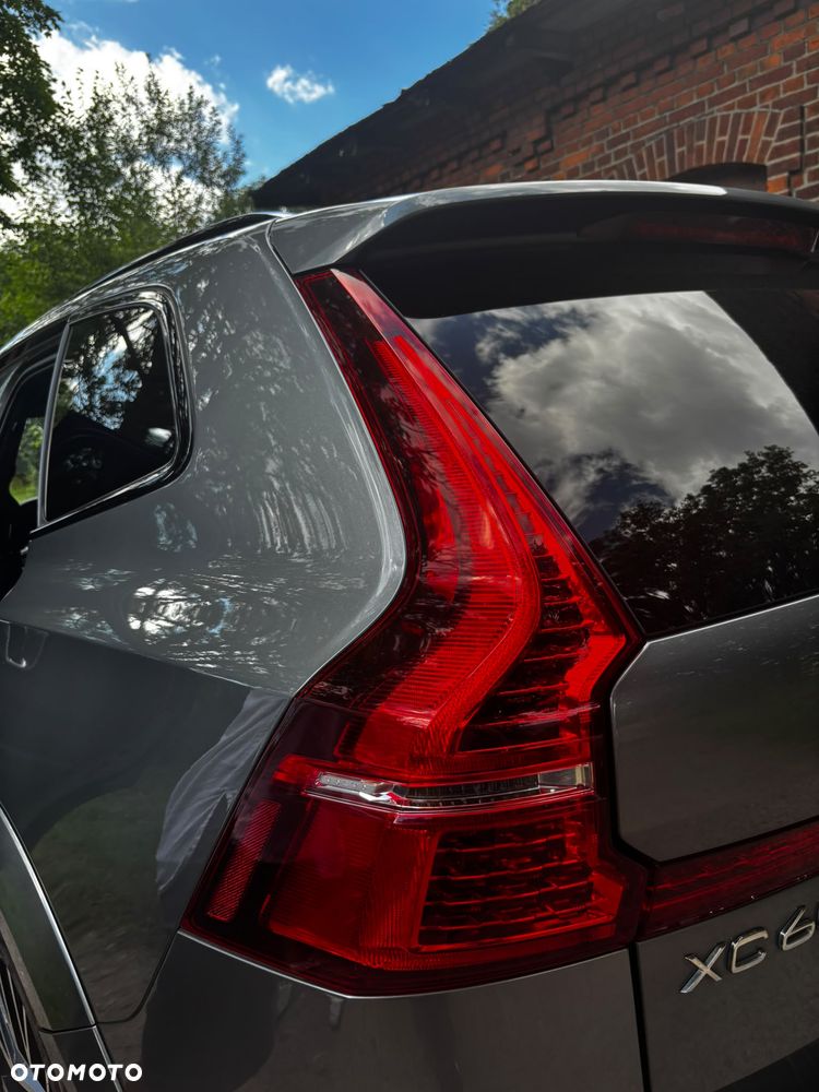 Volvo XC 60 B5 D AWD R-Design - 9