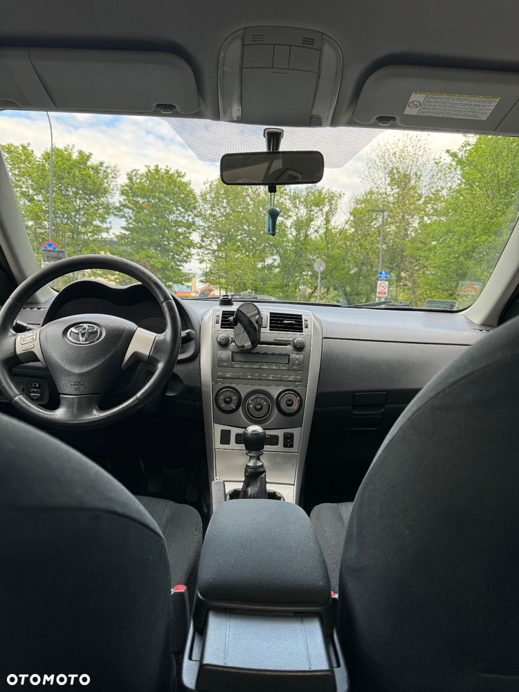 Toyota Corolla 1.33 VVT-i Luna - 8