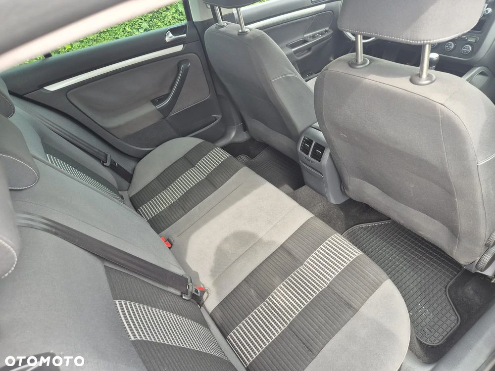 Volkswagen Golf 2.0 TDI United - 15