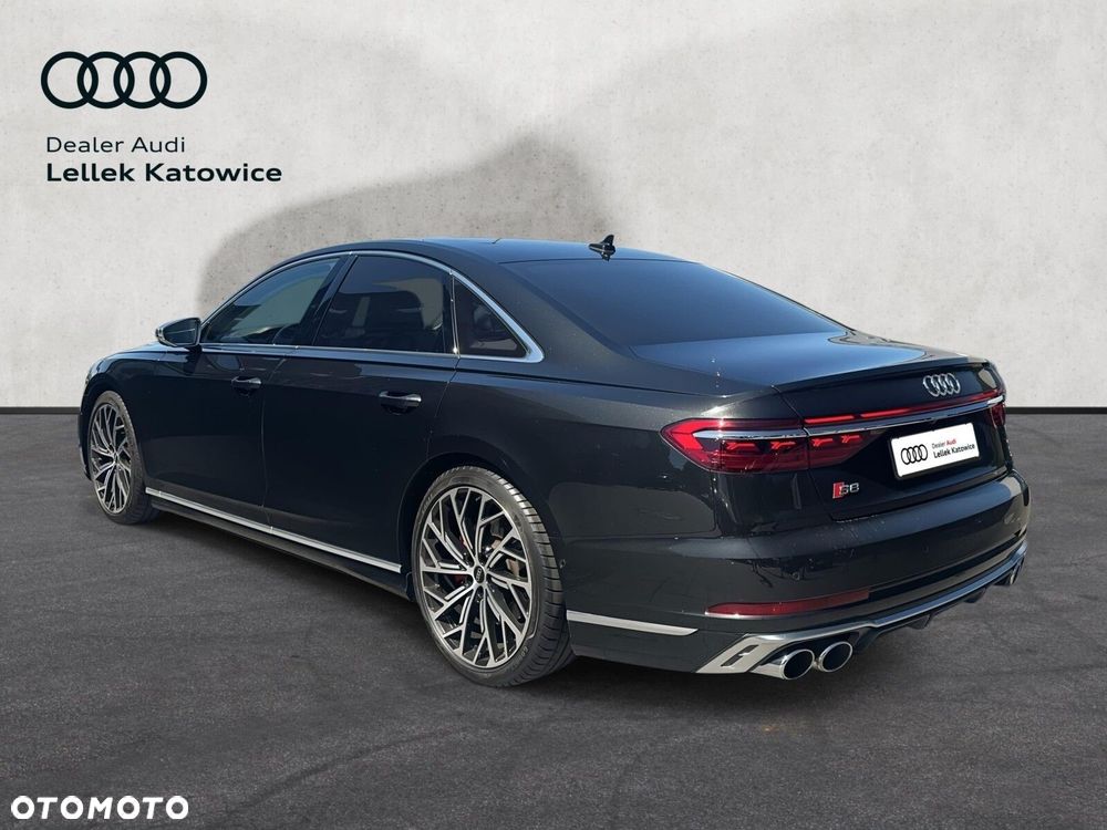 Audi S8 - 6