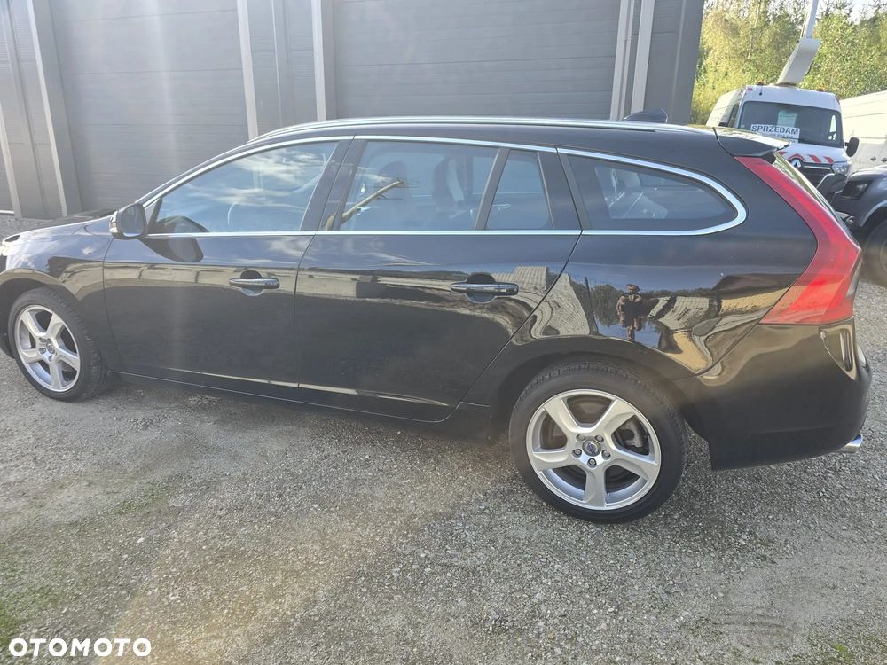 Volvo V60 D3 Geartronic R-Design - 12