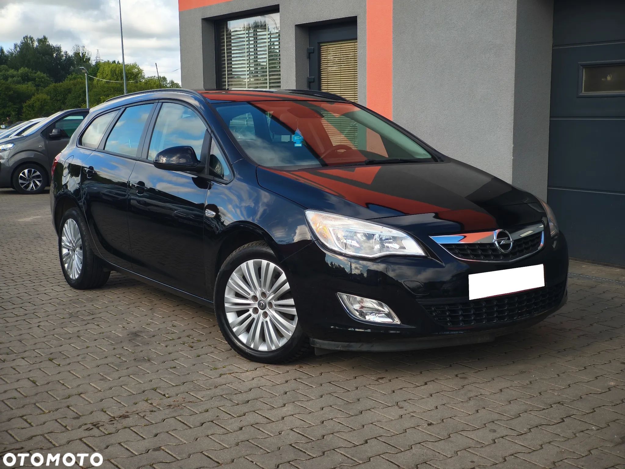 Opel Astra IV 1.3 CDTI Cosmo ecoFLEX - 1