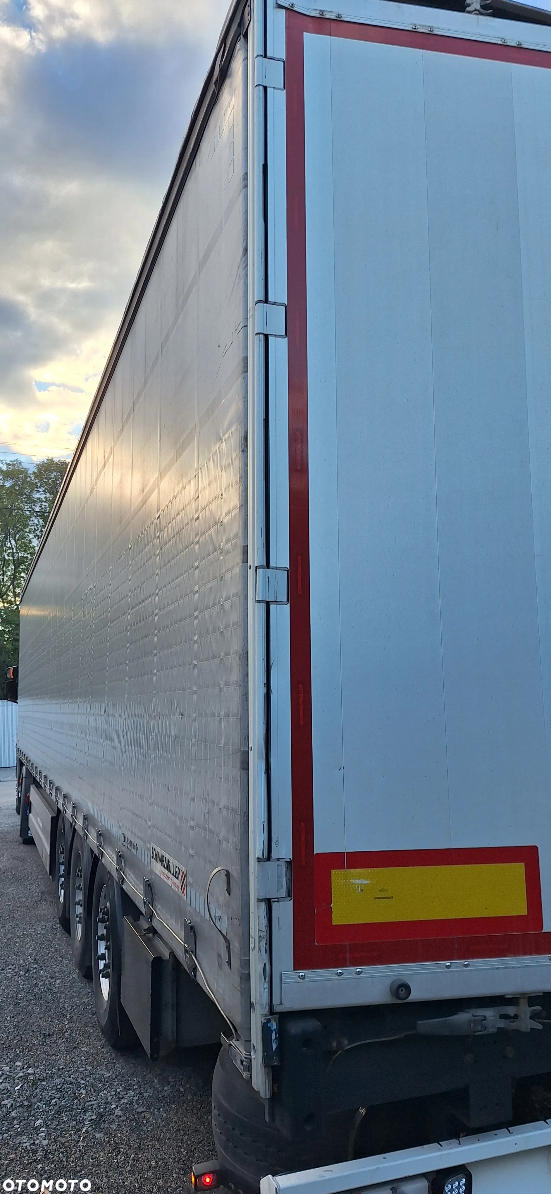 Schwarzmuller S1 J-Serie light lekka 5600 kg paleciara 2 osie podnoszone - 5