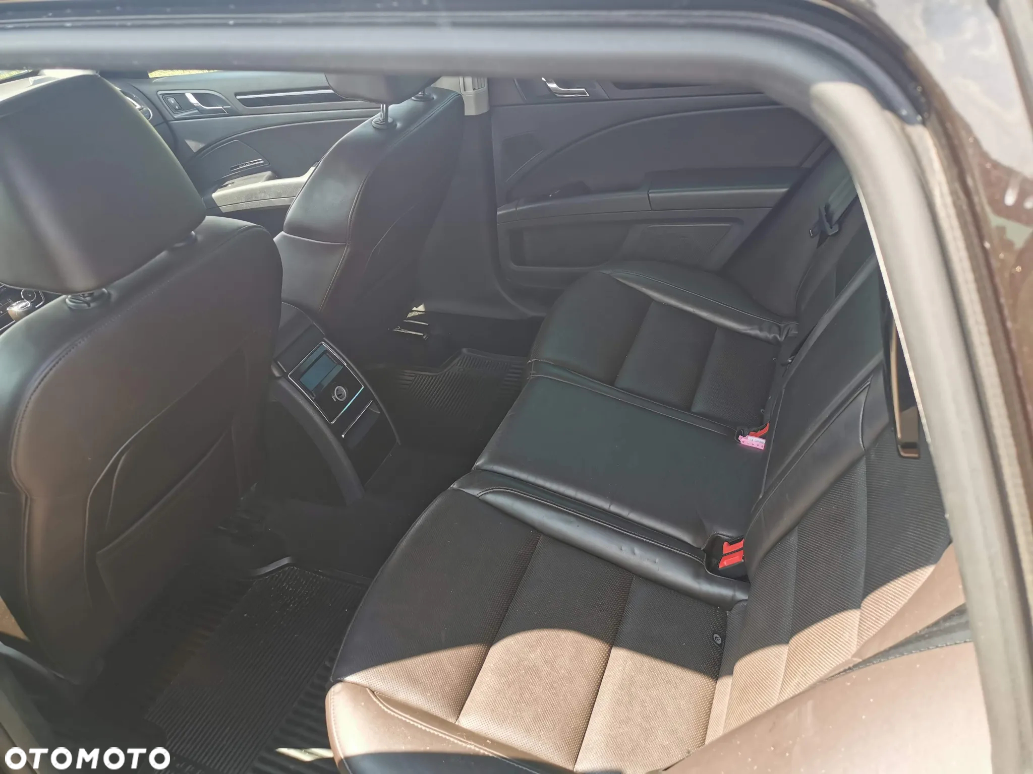 Skoda Superb 2.0 TDI 4x4 L&K DSG - 15