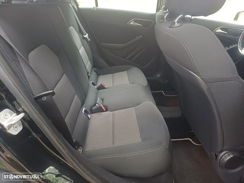 Mercedes-Benz A 180 - 6