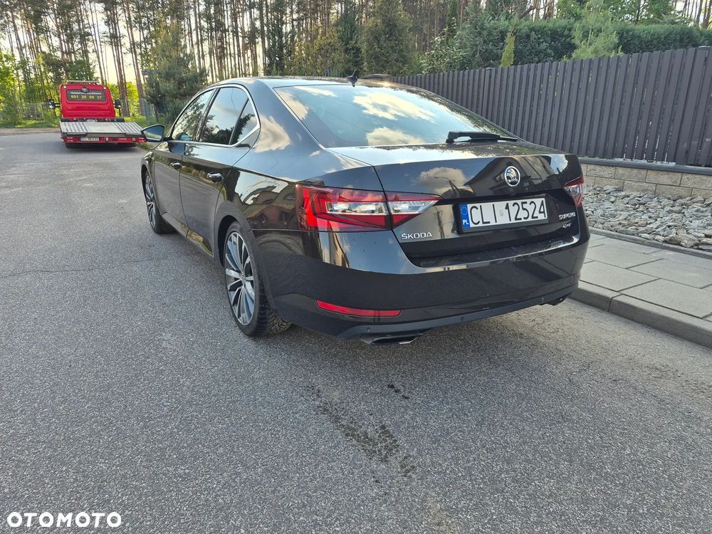 Skoda Superb 2.0 TSI 4x4 L&K DSG - 10