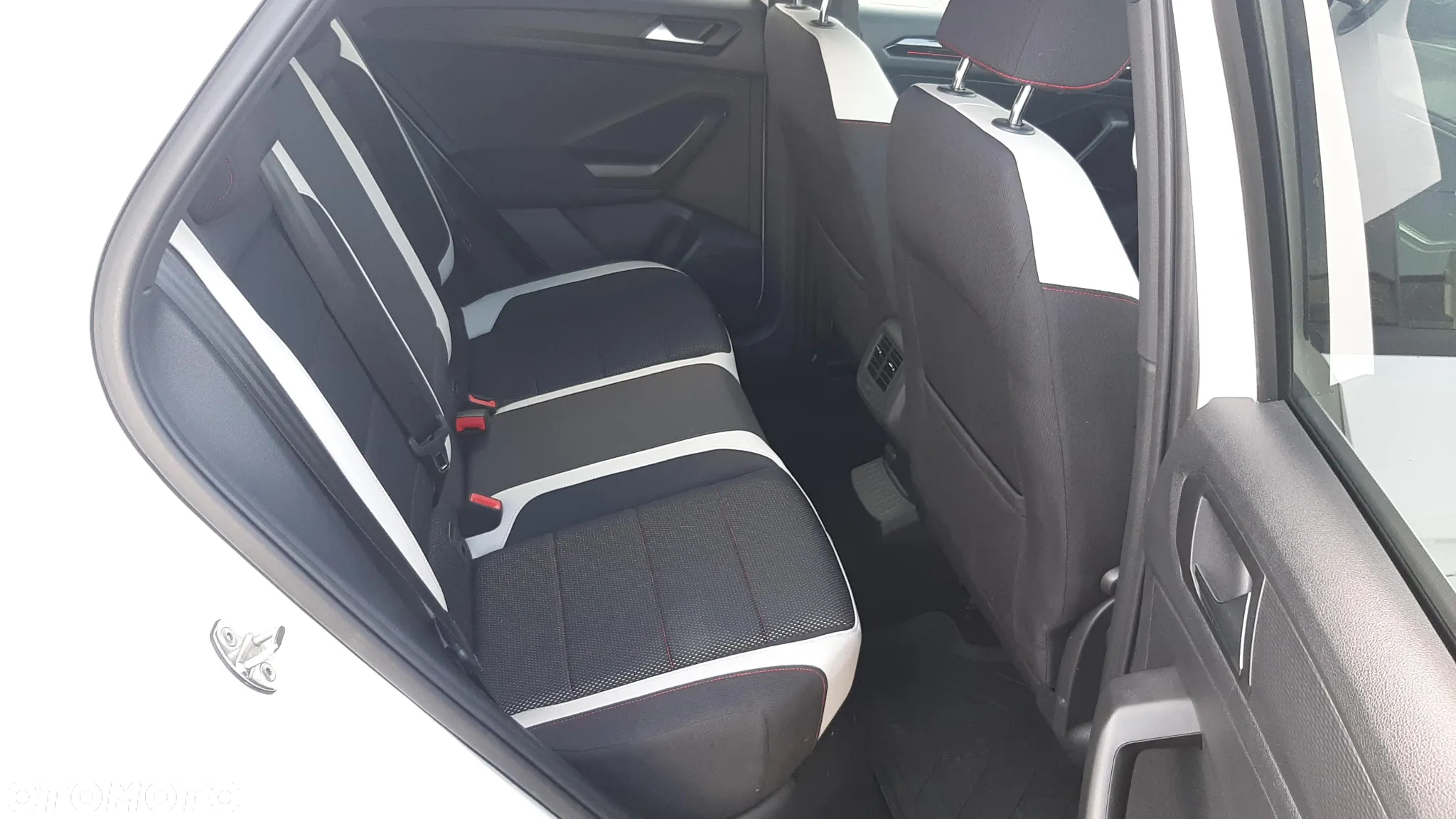 Volkswagen T-Roc 1.5 TSI ACT Premium - 14
