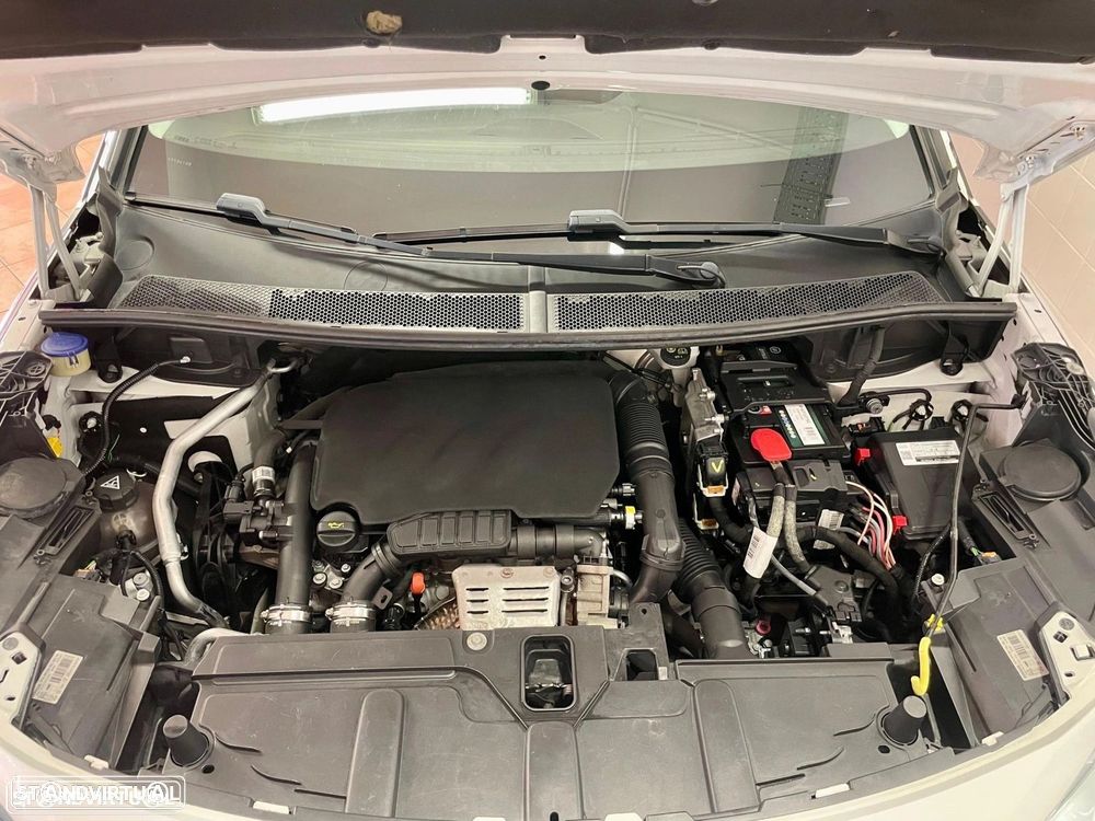 Peugeot 3008 1.2 PureTech Allure EAT6 - 46