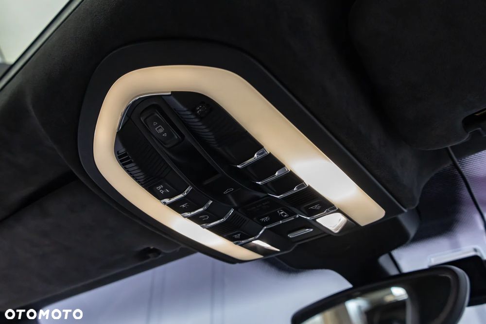Porsche Cayenne - 33