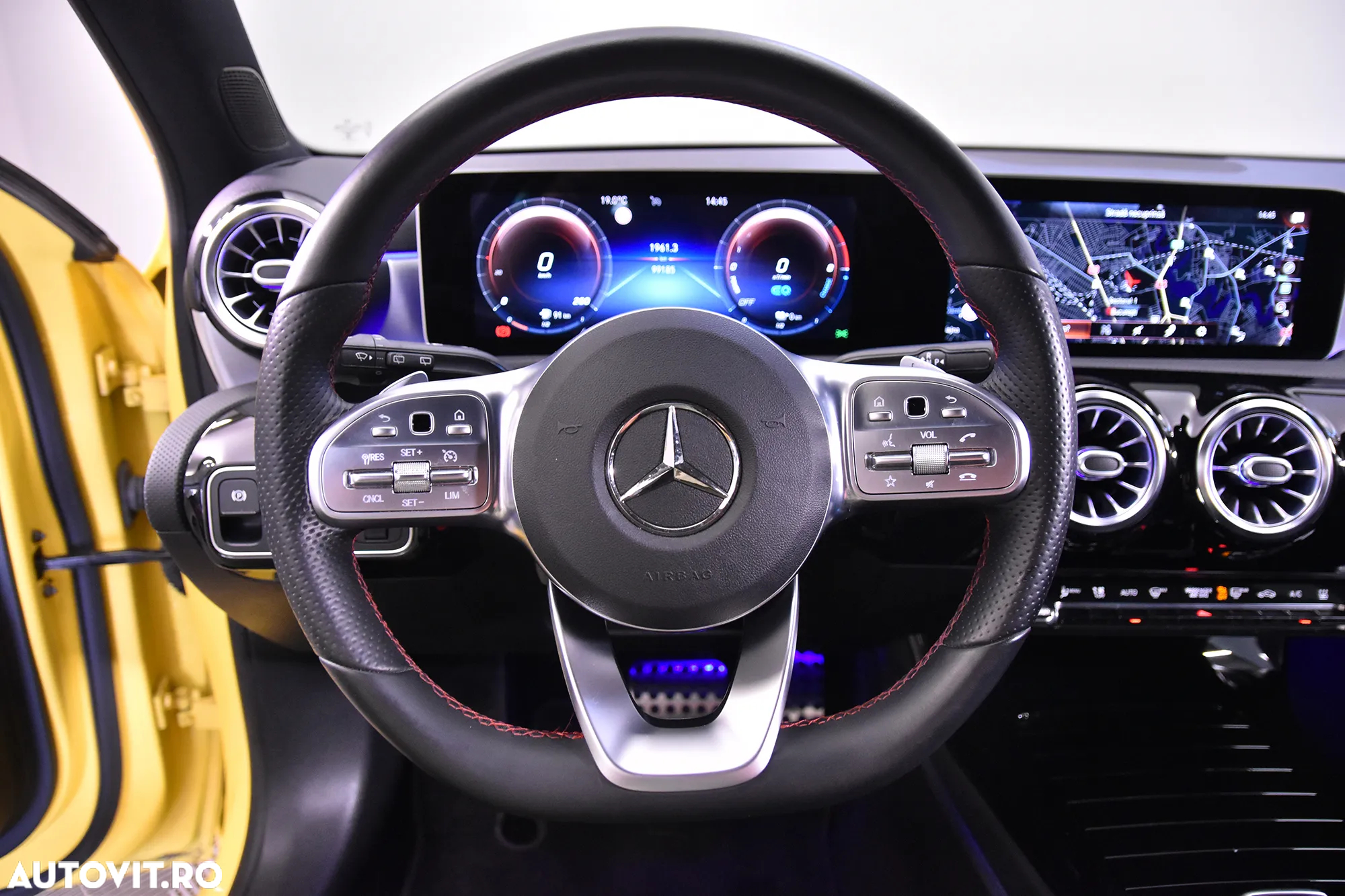 Mercedes-Benz A 250 e 8G-DCT AMG Line - 17