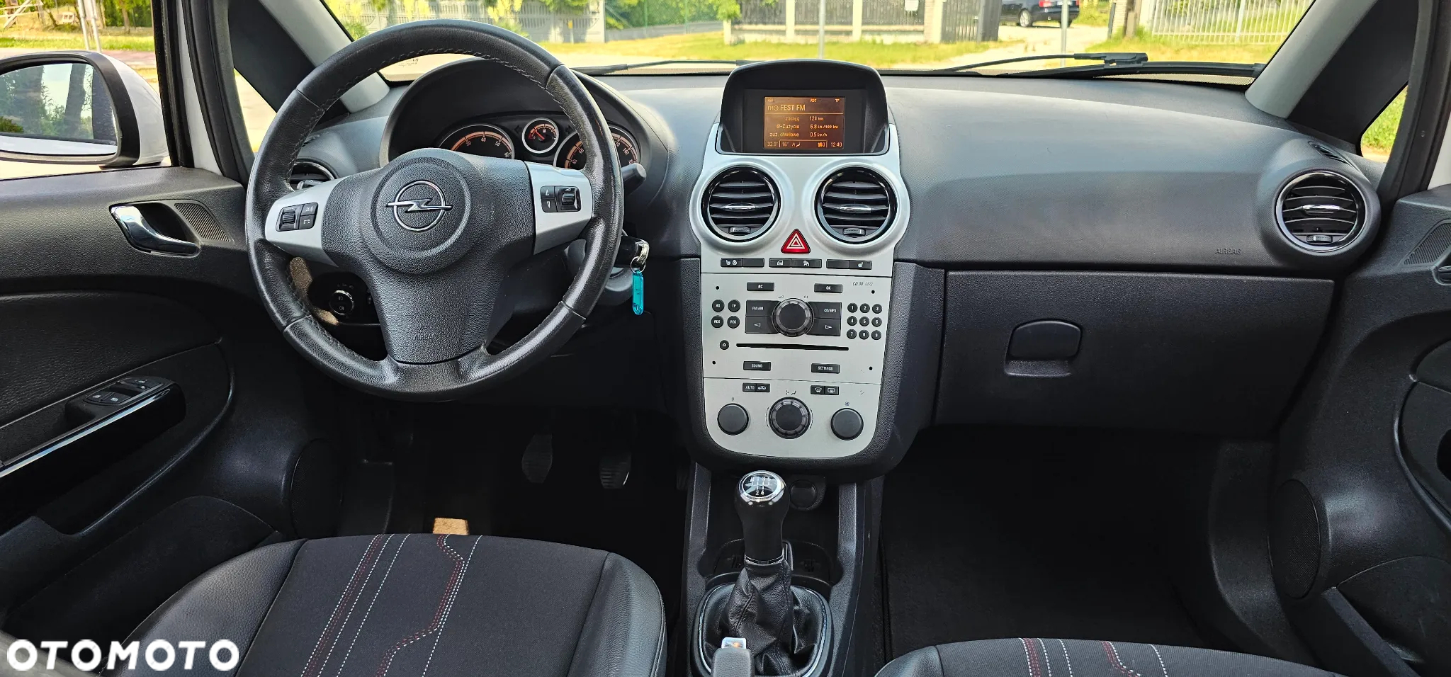 Opel Corsa 1.4 16V 150 Jahre - 38