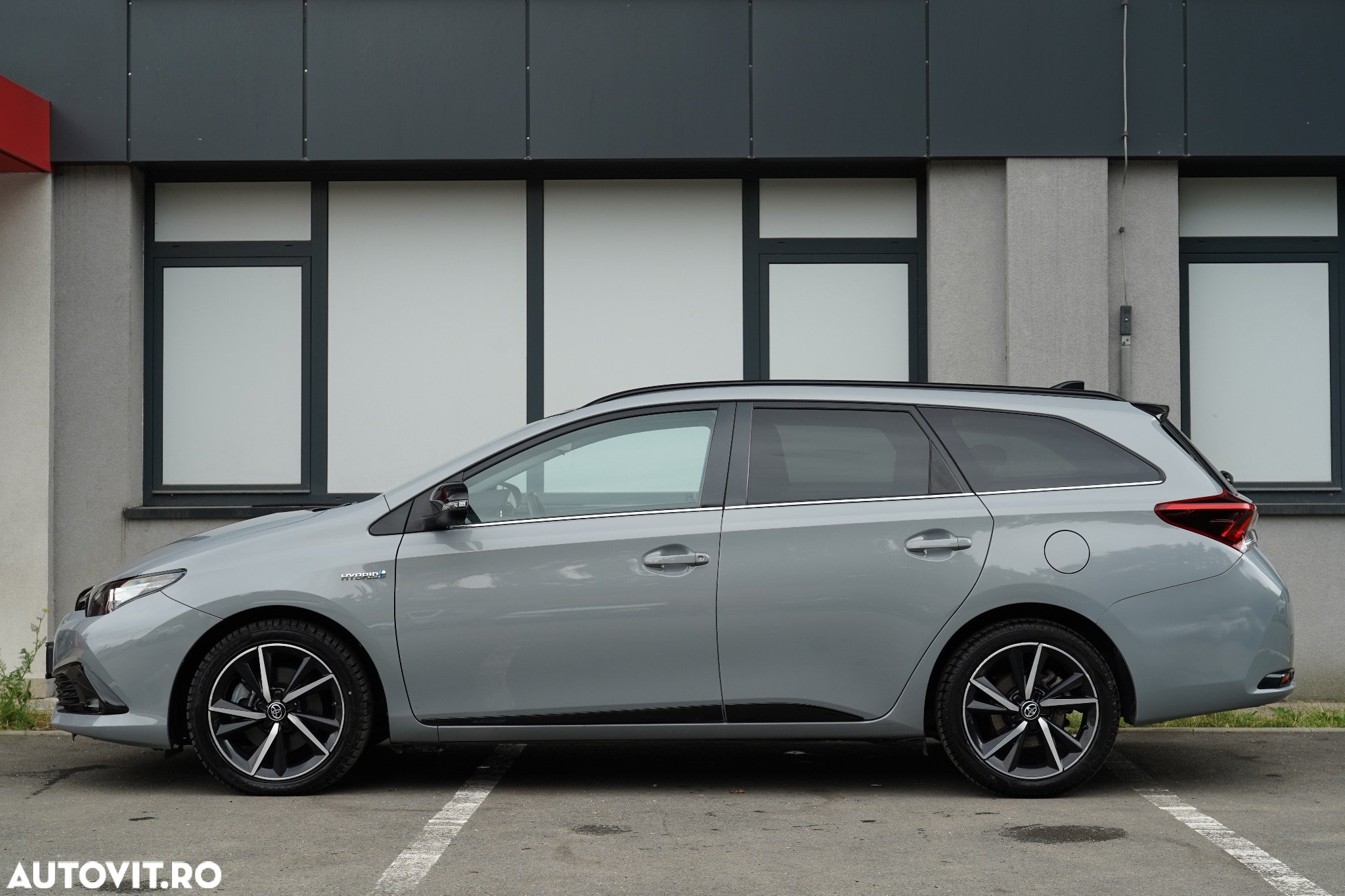 Toyota Auris 1.8 L VVT-i Hybrid Sol - 22