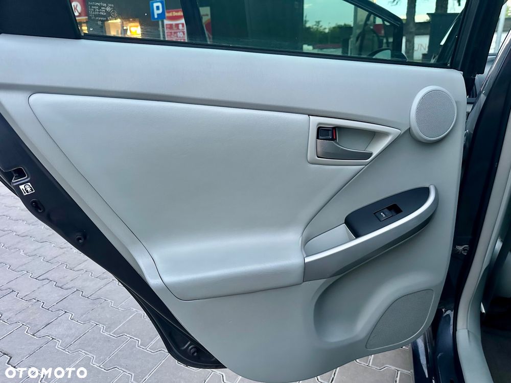 Toyota Prius 1.8 HSD Premium - 24
