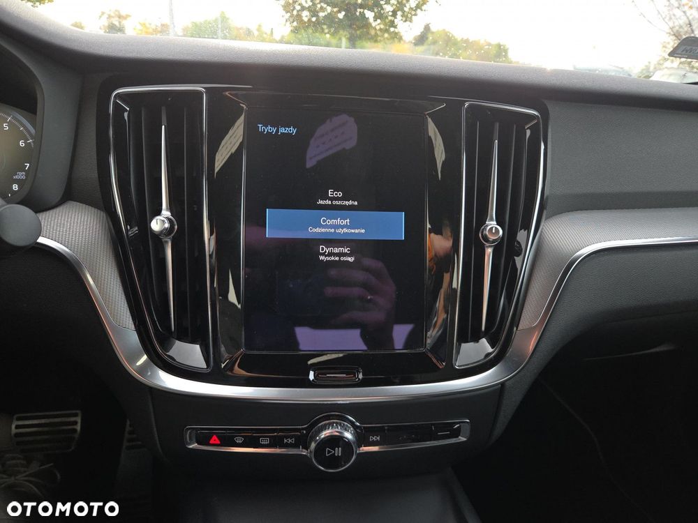 Volvo S60 B4 B R-Design - 19