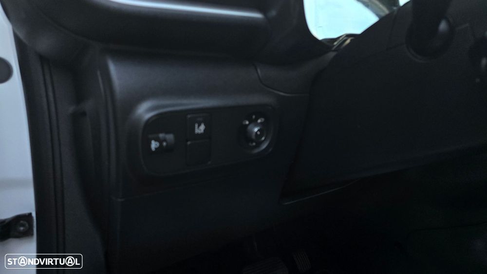 Citroën C3 1.2 PureTech Shine Pack EAT6 - 8