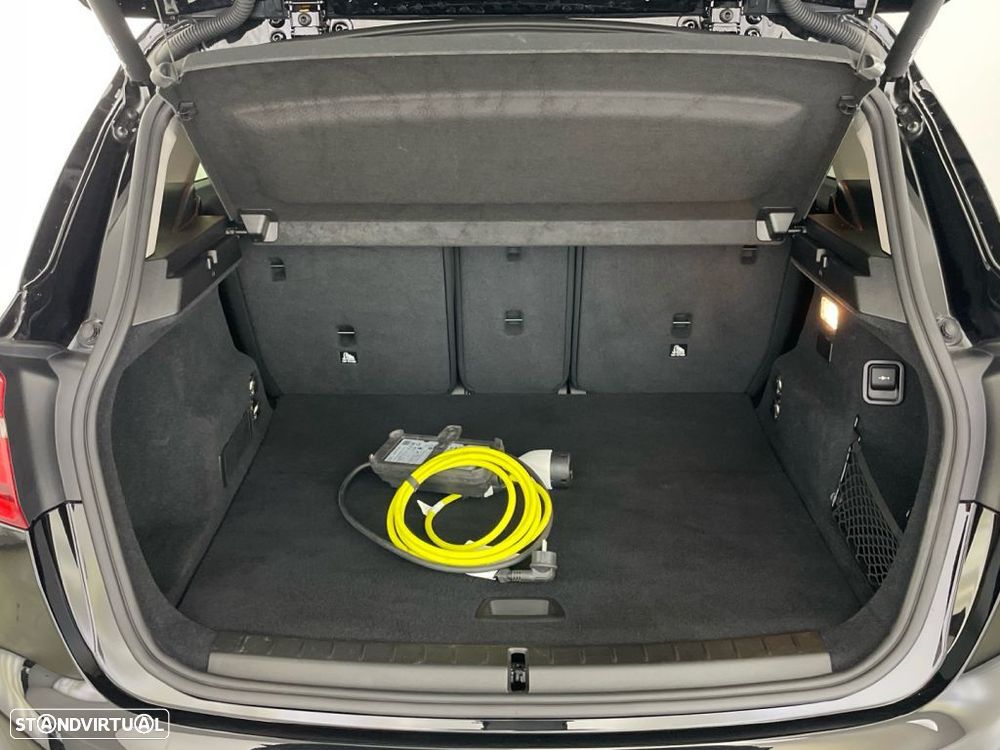 BMW 225xe Active Tourer Pack M - 13