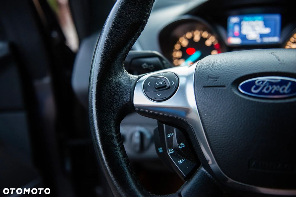 Ford Kuga 2.0 TDCi 4x4 Titanium - 39