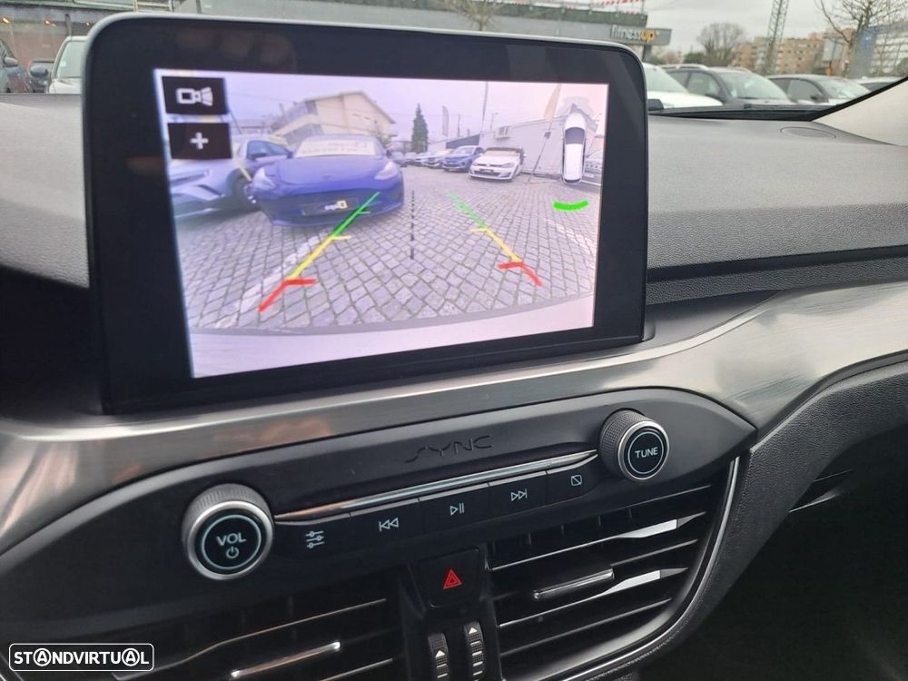 Ford Focus 1.0 EcoBoost S&S TITANIUM - 17