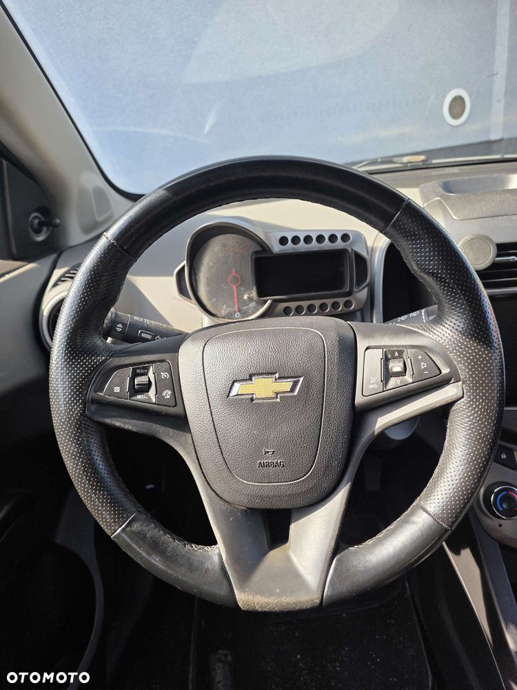 Chevrolet Aveo 1.2 LT - 10