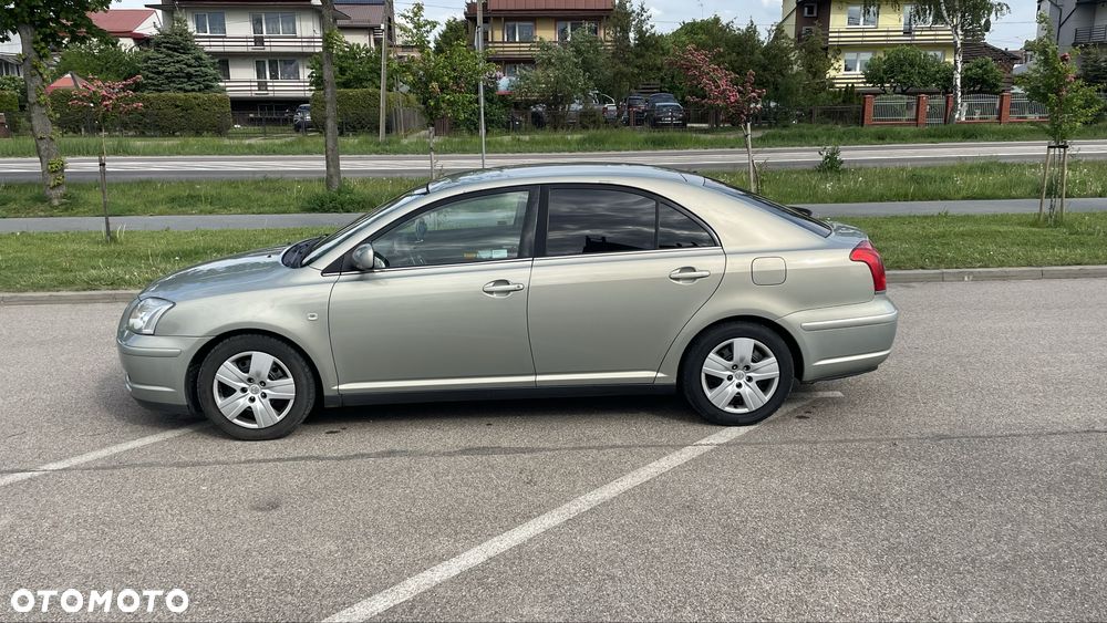 Toyota Avensis - 5