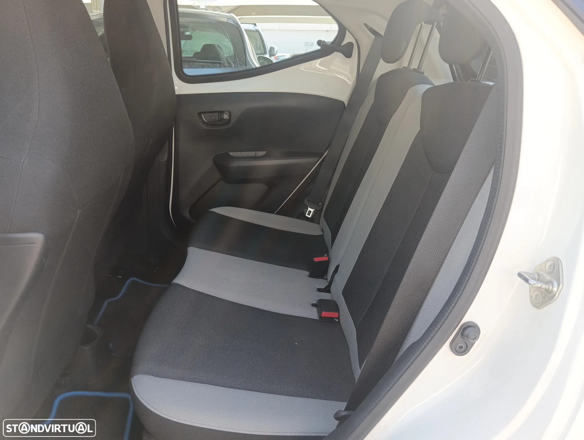 Toyota Aygo 1.0 X-Play Plus MM - 15