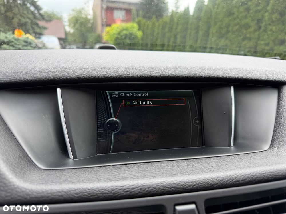 BMW X1 sDrive18d xLine - 31