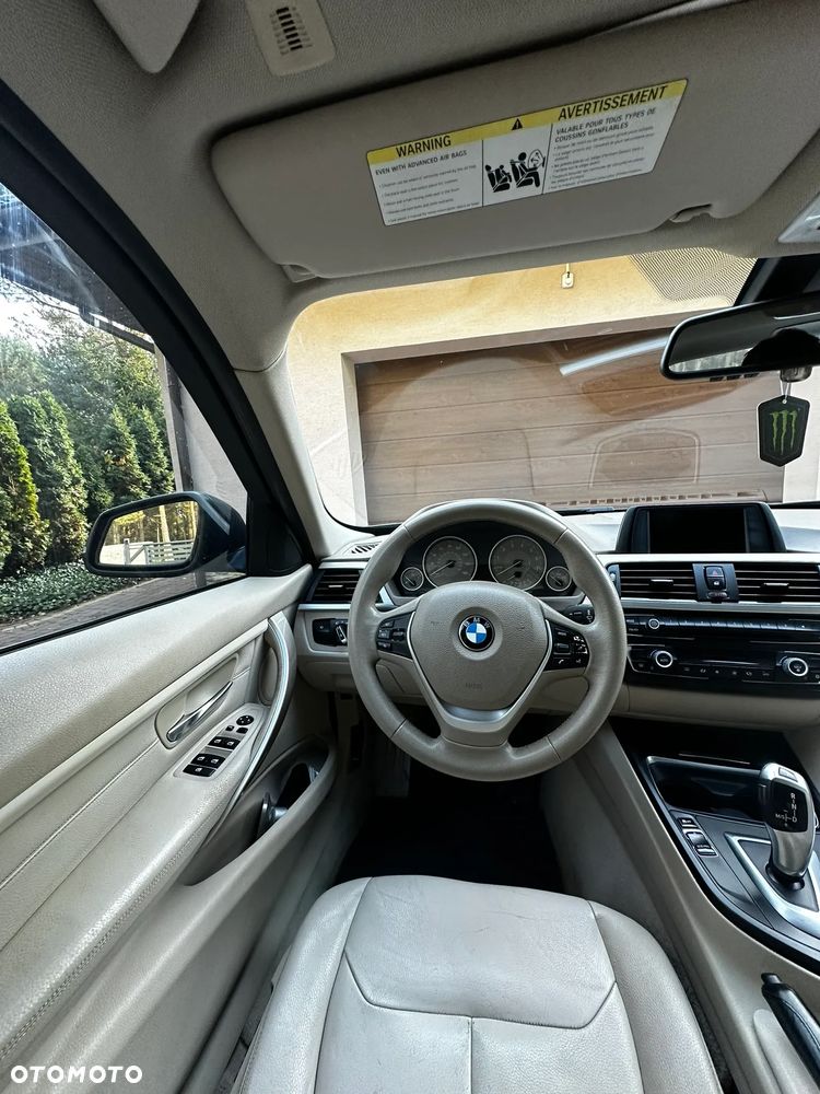 BMW Seria 3 328i - 12