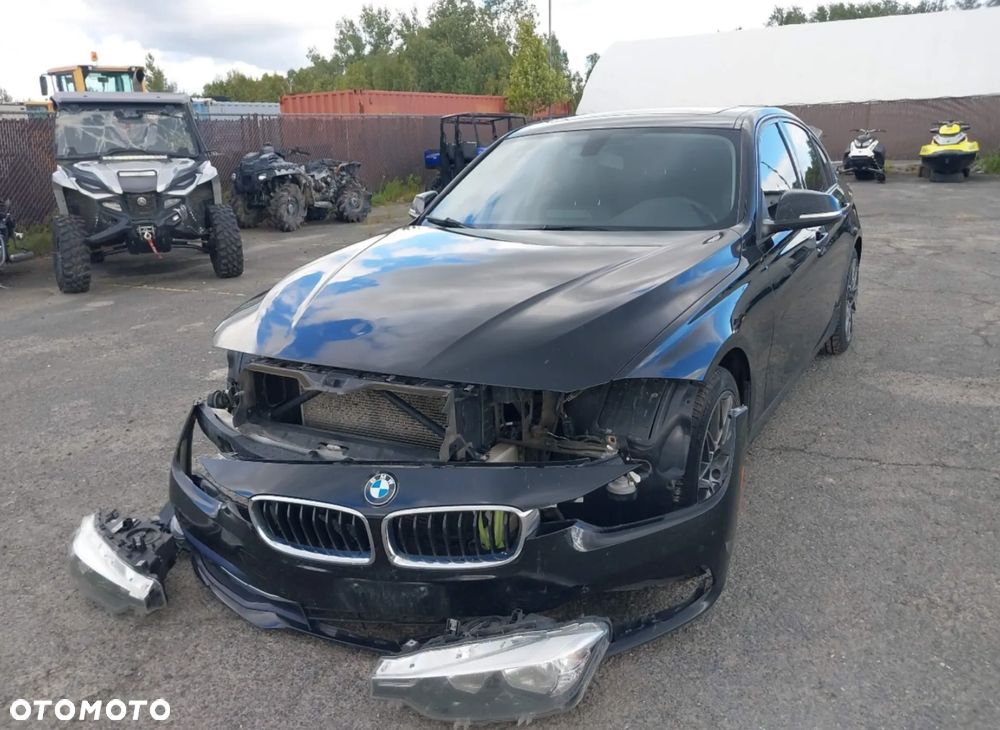 BMW Seria 3 320i Sport Line - 24