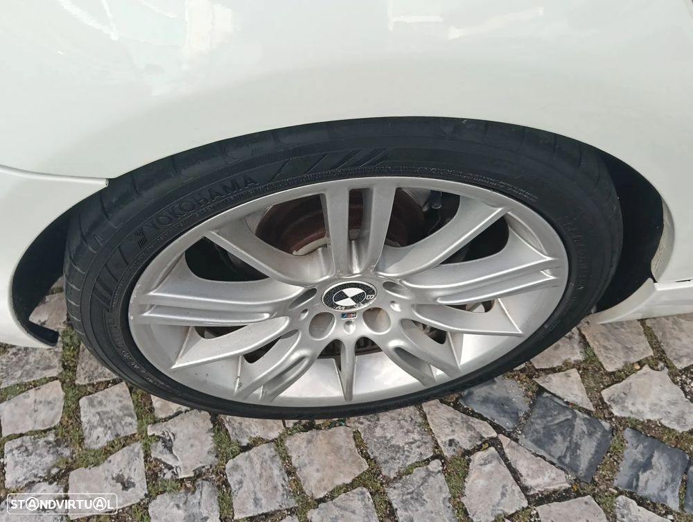 BMW 320 d Pack M - 17